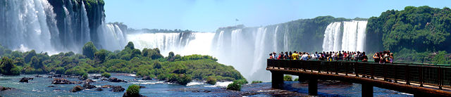 640px-Iguazu_Décembre_2007_-_Panorama_7