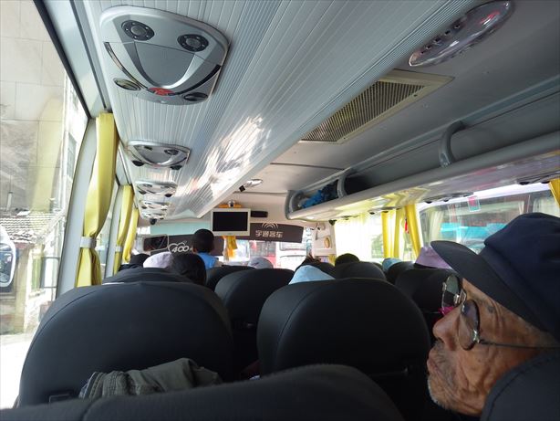 夏河行きバス車内