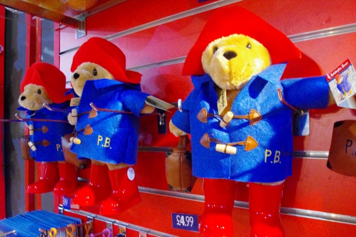 ピカデリーのお土産屋 (2)_R