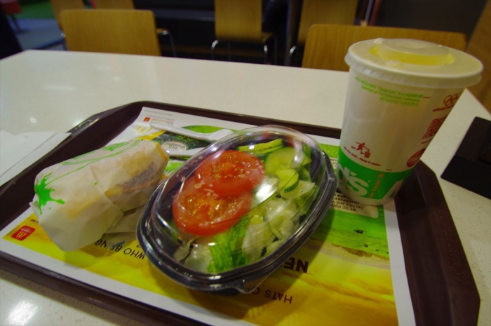マックで時間つぶし (1)