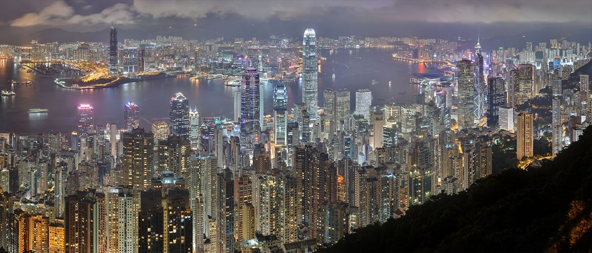Hong_Kong_Night_Skyline_R.jpg